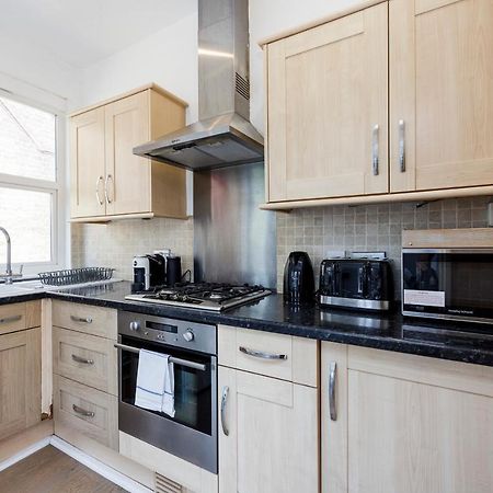 Welcomestay Colliers Wood Two Bed Apartment - Home Away From Home Londra Exterior foto