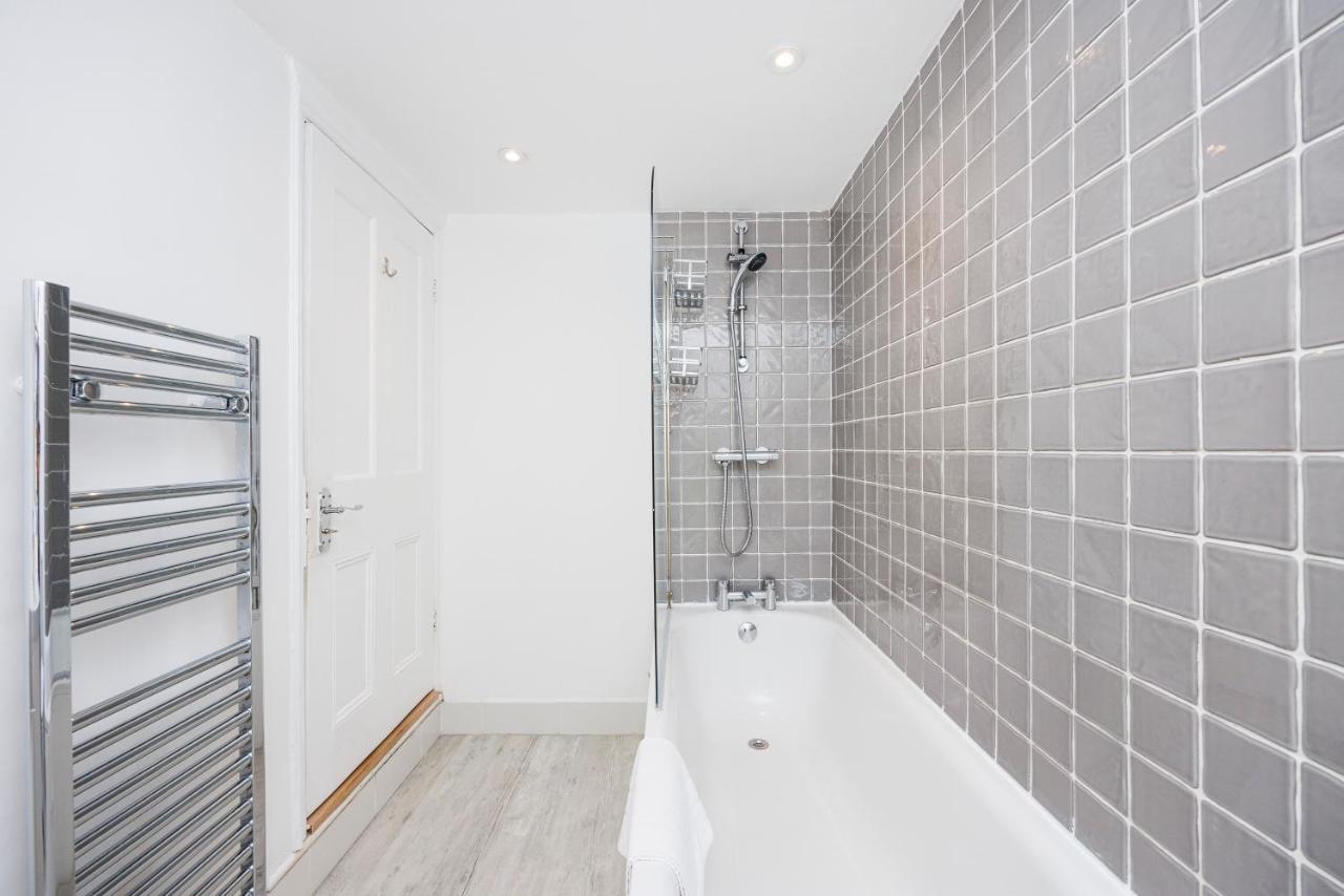 Welcomestay Colliers Wood Two Bed Apartment - Home Away From Home Londra Exterior foto