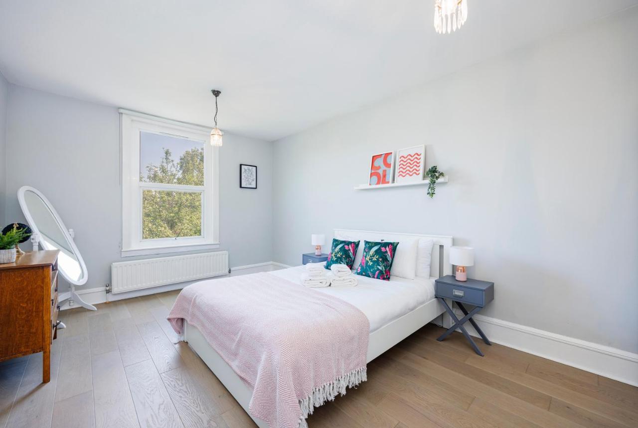 Welcomestay Colliers Wood Two Bed Apartment - Home Away From Home Londra Exterior foto