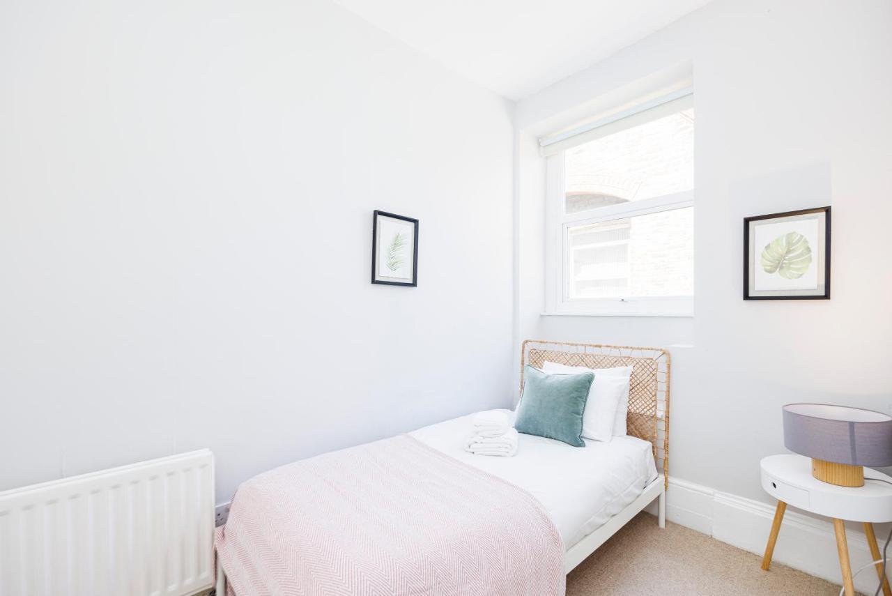 Welcomestay Colliers Wood Two Bed Apartment - Home Away From Home Londra Exterior foto