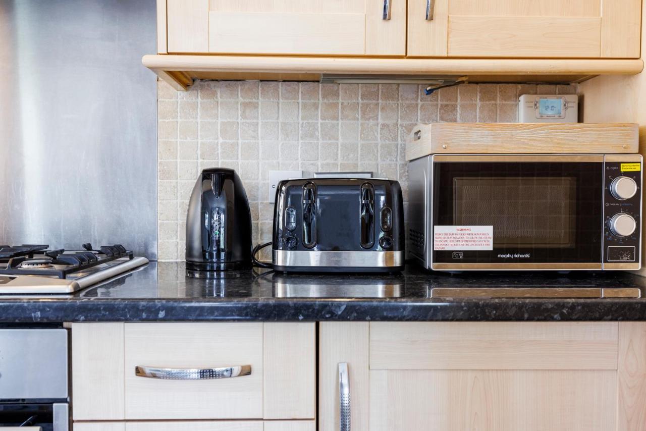 Welcomestay Colliers Wood Two Bed Apartment - Home Away From Home Londra Exterior foto